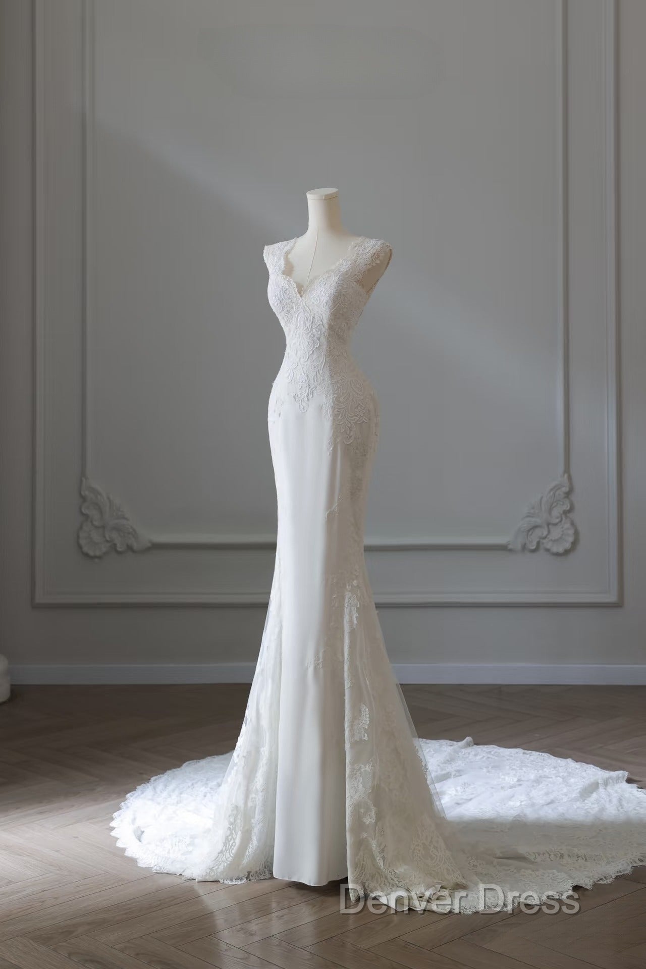 Timeless Mermaid V Neckline White Lace Wedding Dress Bridal Dresses