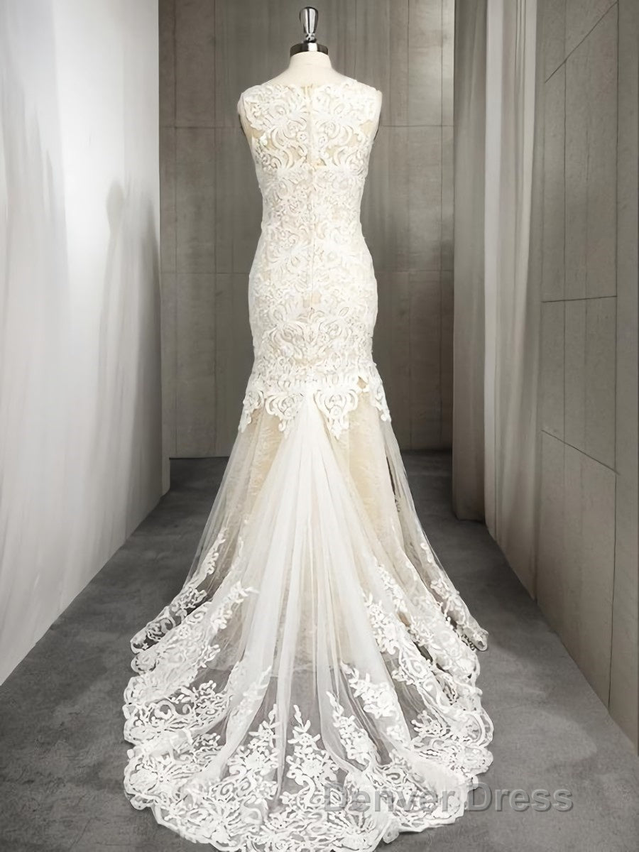 Trumpet/Mermaid Scoop Sweep Train Tulle Wedding Dresses With Appliques Lace