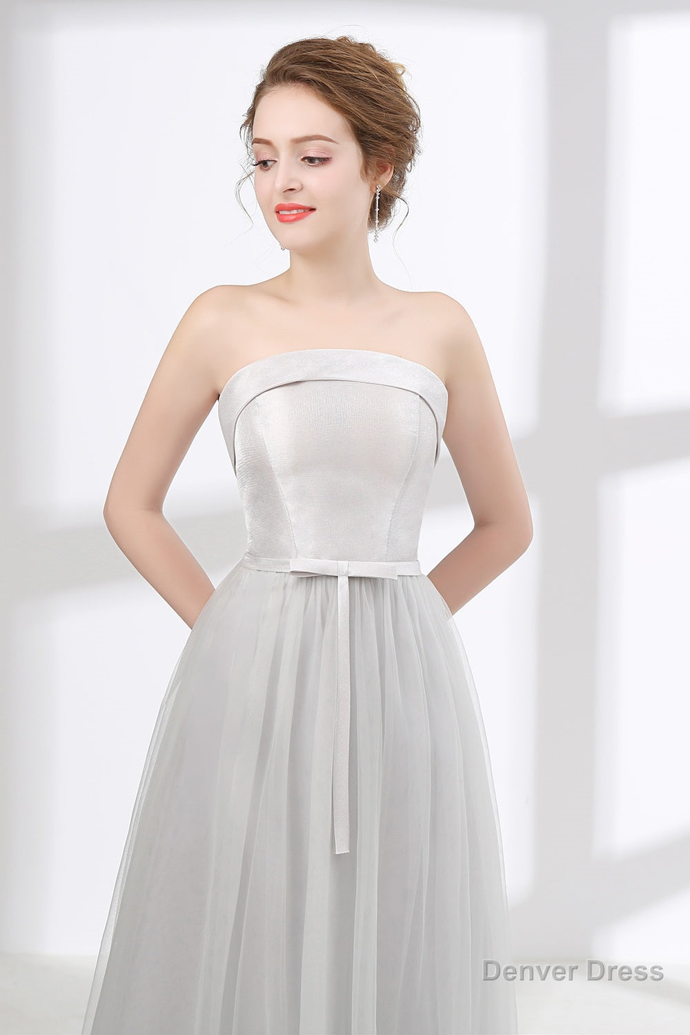 Tulle & Satin Strapless Neckline A Line Bridesmaid Dresses With Bowknot Secondary image