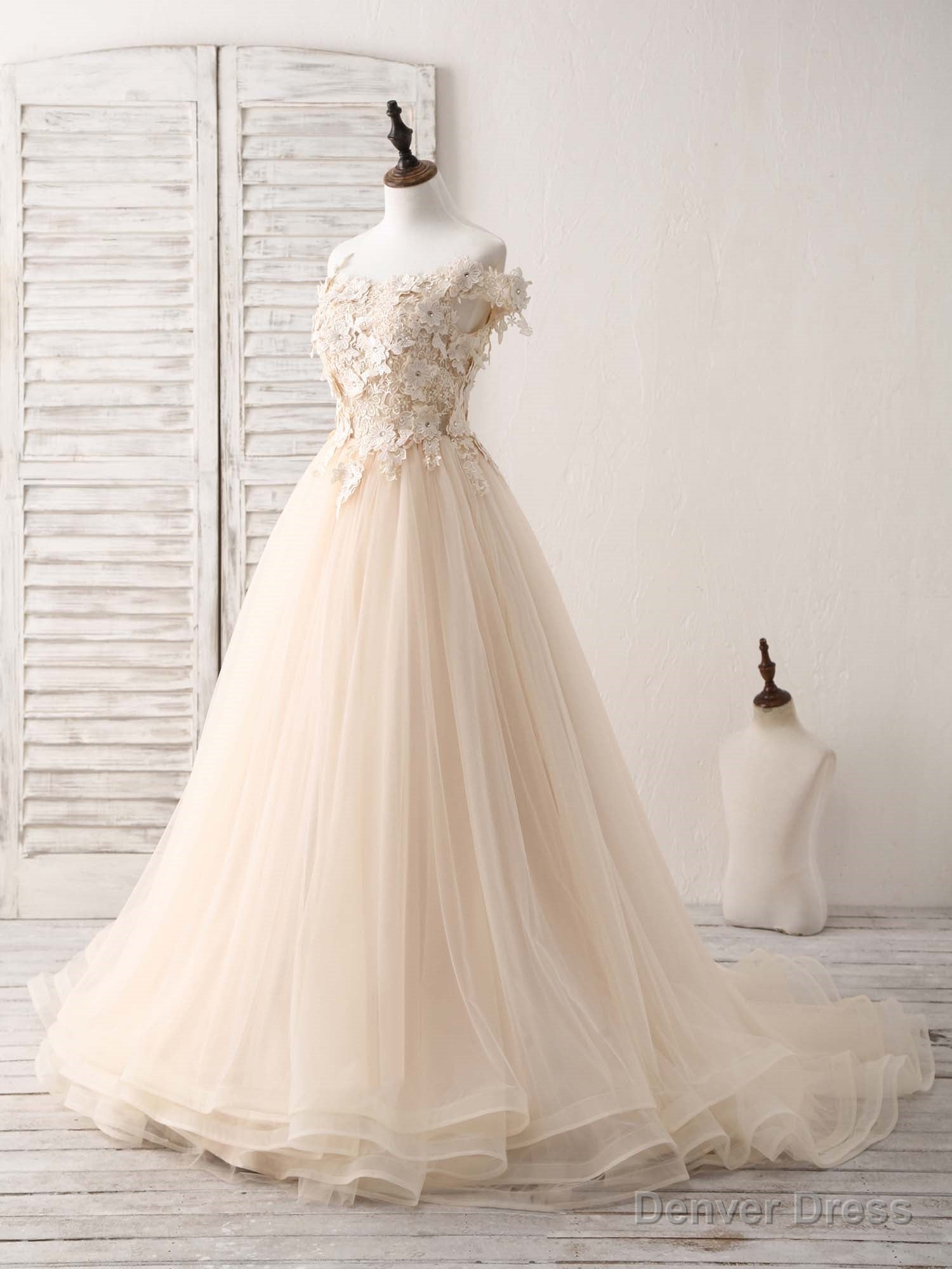 Unique  Lace Applique Tulle Long Champagne Prom Dresses Sweet 16 Dress Main image