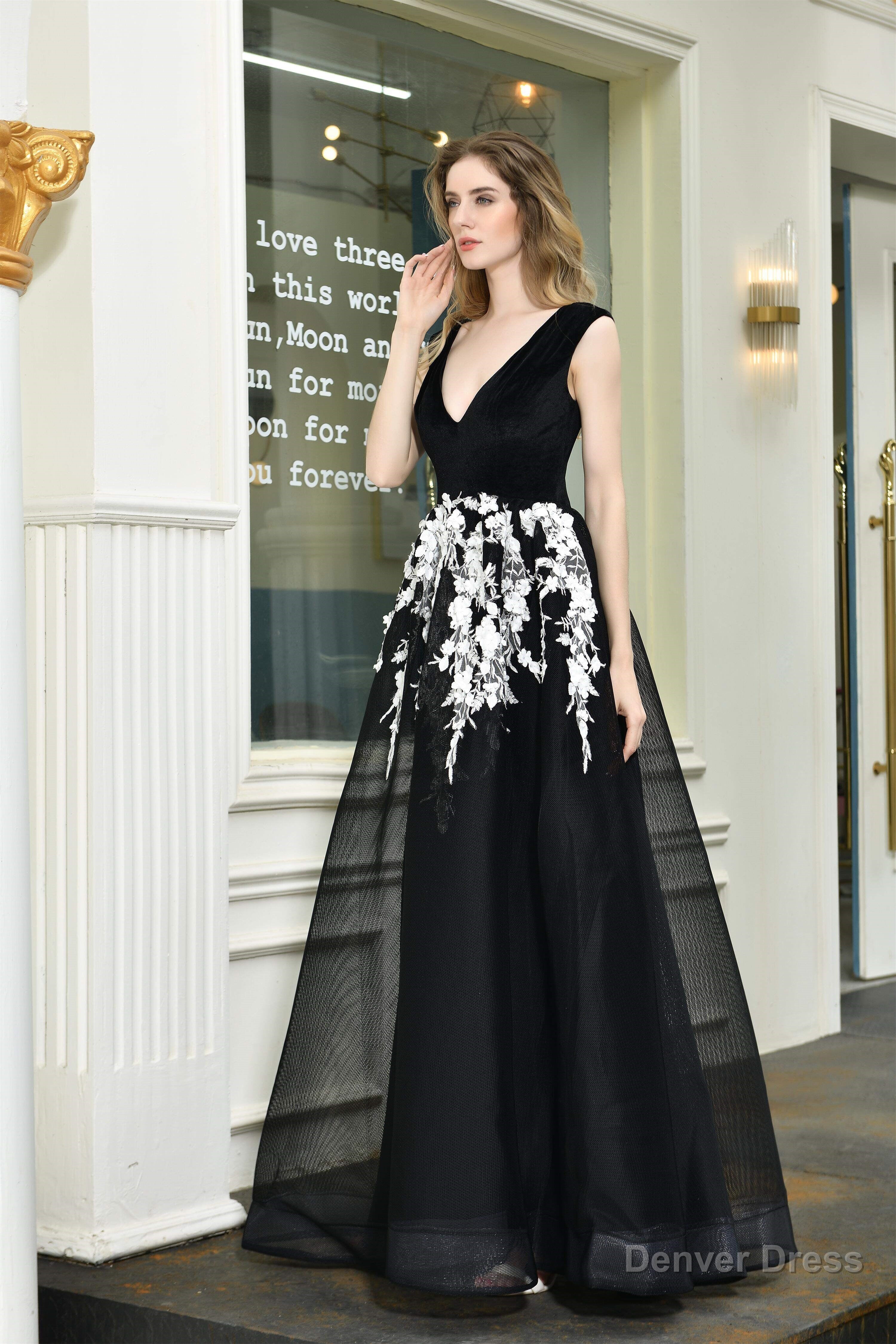 V Neck A Line Tulle Floor Length Black Prom Dresses with Appliques