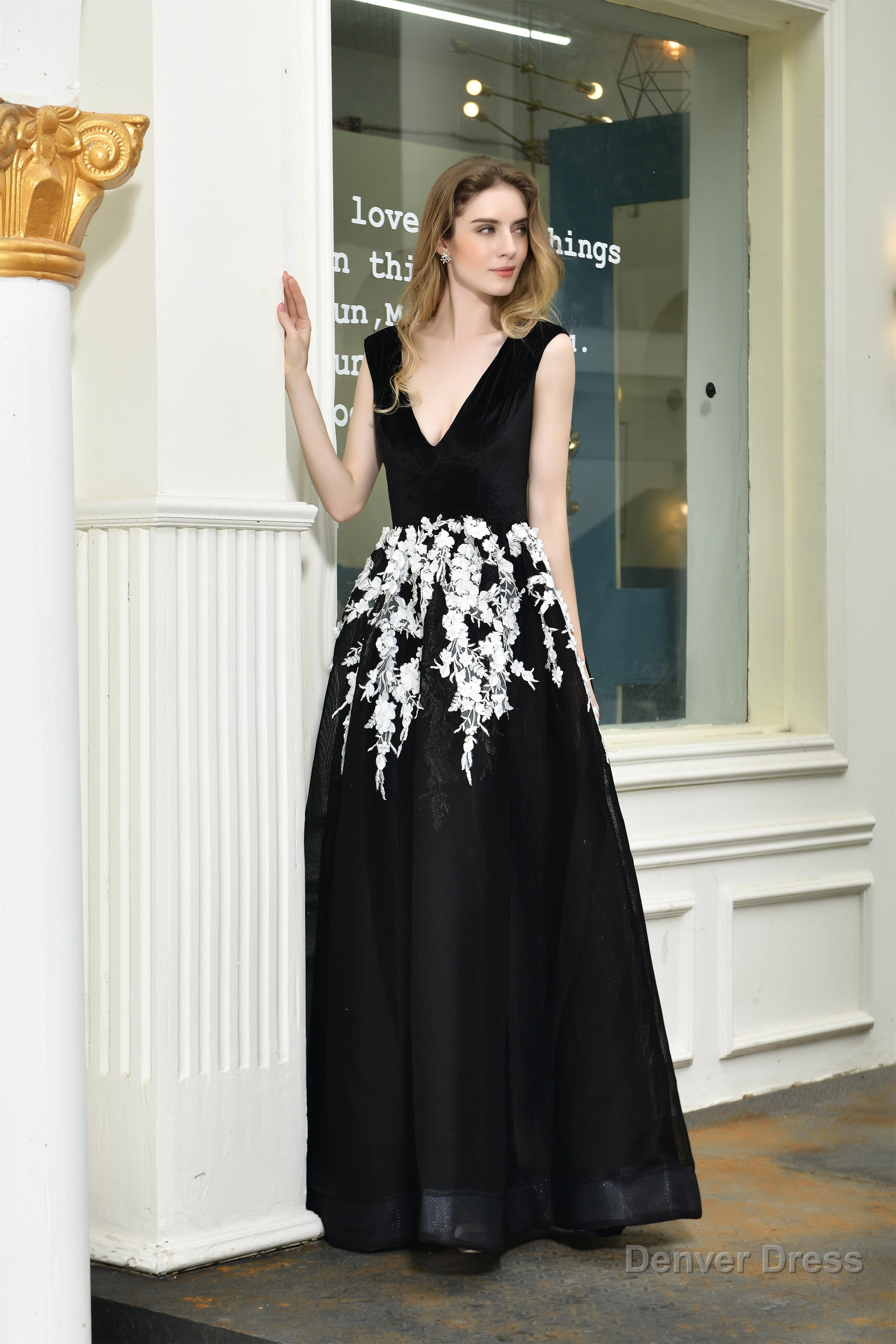 V Neck A Line Tulle Floor Length Black Prom Dresses with Appliques