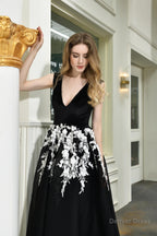 V Neck A-Line Tulle Floor Length Black Prom Dresses with Appliques