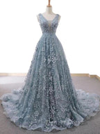 V-Neck Appliques Lace Wedding Dresses With Chapel Train