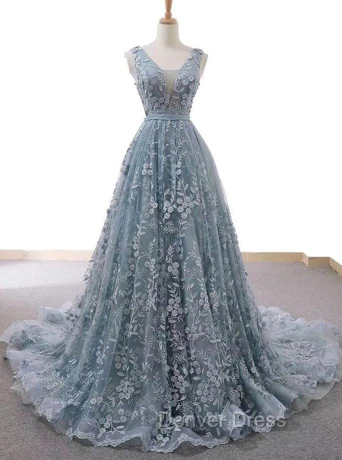 V-Neck Appliques Lace Wedding Dresses With Chapel Train