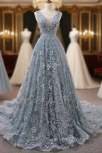 V Neck Appliques Lace Wedding Dresses With Chapel Train