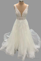 V-Neck Sparkly Tulle Wedding Dress With Appliques