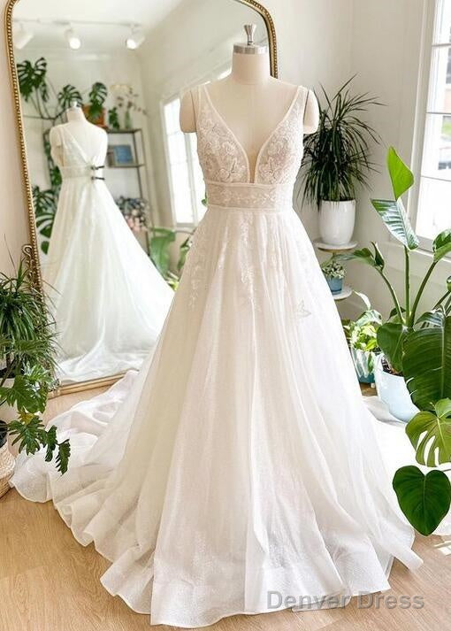 V-Neck Sparkly Tulle Wedding Dress With Appliques Main image