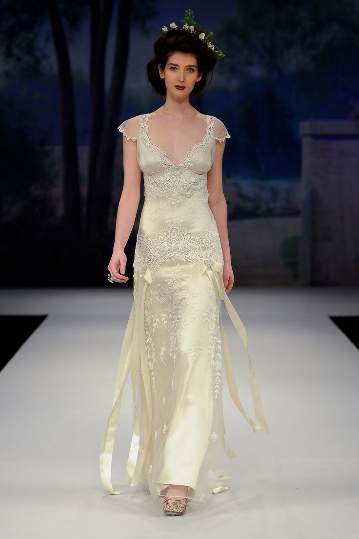 Vintage A Line Small Flying Sleeves Lace Satin Long Prom Dress Secondary image