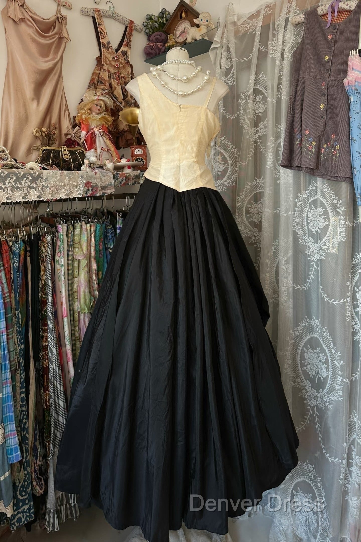 Vintage Ball Gown Sleeveless Long Black Evening Dresses Prom Dresses