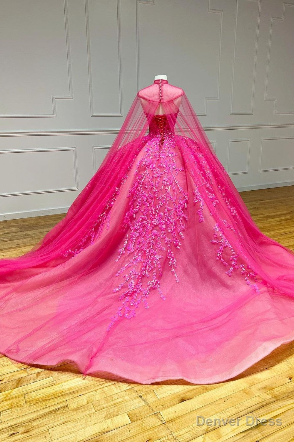Vintage Ball Gown Sweetheart Pink Lace Appliques Tulle Long Quinceanera Dresses Secondary image
