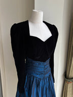 Vintage Black And Blue A-Line Long-Sleeved Velvet And Satin Prom Dresses Evening Dresses