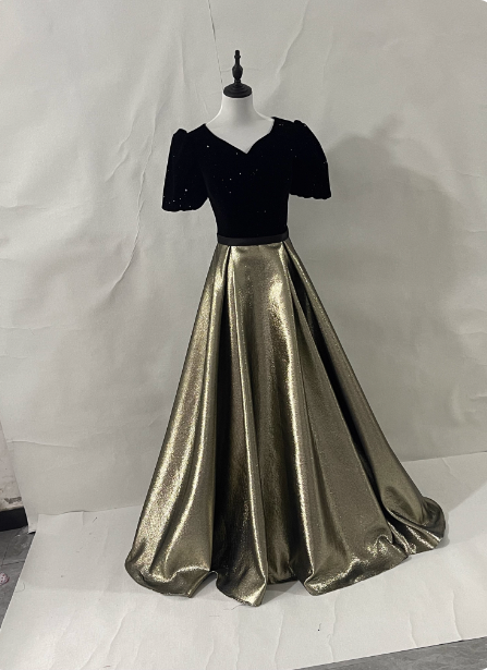 Vintage Black & Gold Panel A-Line V-Neck Short Sleeve Velvet Satin Long Prom Dresses Evening Dresses Secondary image