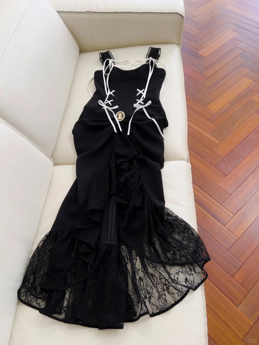 Vintage Black Mermaid Lace And Satin Long Prom Dresses