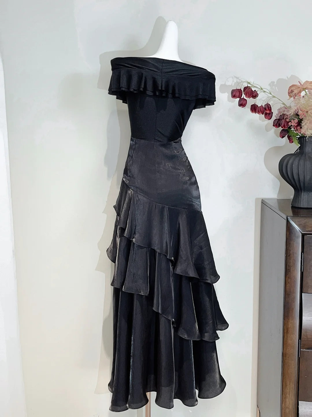 Vintage Black Mermaid One Shoulder Ruffle Satin Prom Dresses Evening Dresses