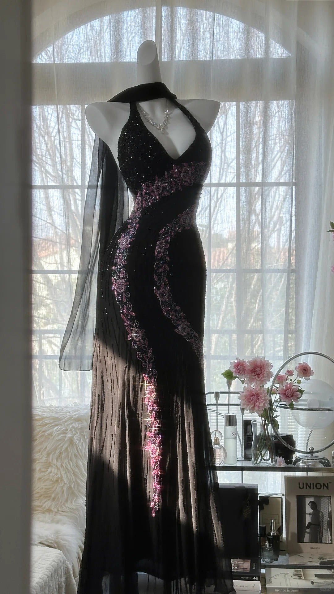 Vintage Black Pink Diamond Halter Neck Chiffon Mermaid Evening Gown Prom Dresses Main image