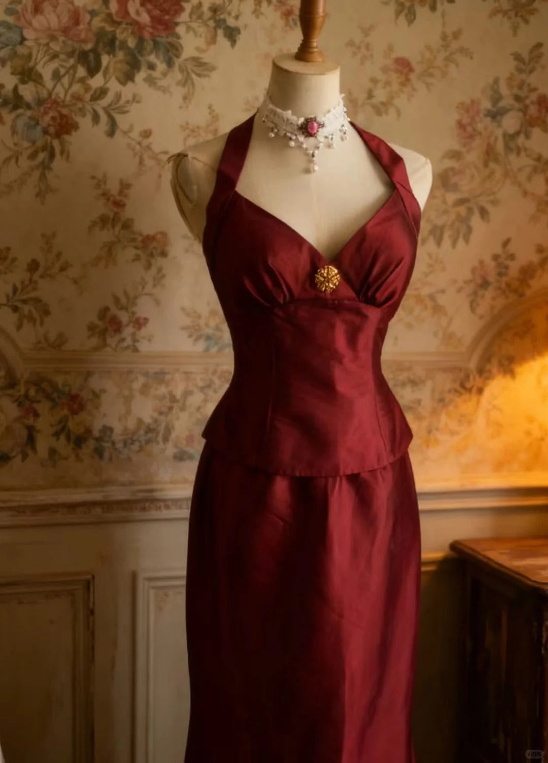 Vintage Burgundy Halter Neck Mermaid Satin Long Prom Dresses Evening Dresses