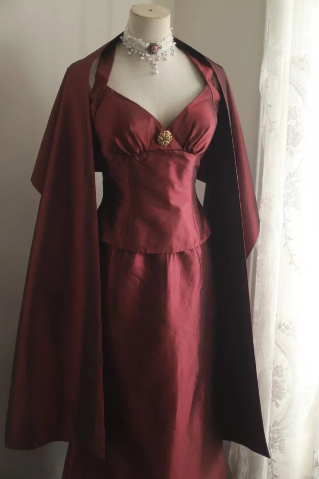 Vintage Burgundy Halter Neck Mermaid Satin Long Prom Dresses Evening Dresses