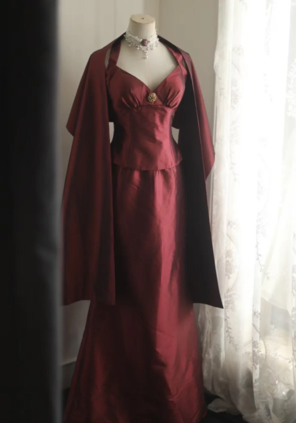 Vintage Burgundy Halter Neck Mermaid Satin Long Prom Dresses Evening Dresses