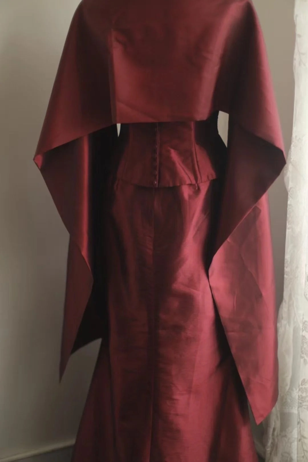 Vintage Burgundy Halter Neck Mermaid Satin Long Prom Dresses Evening Dresses