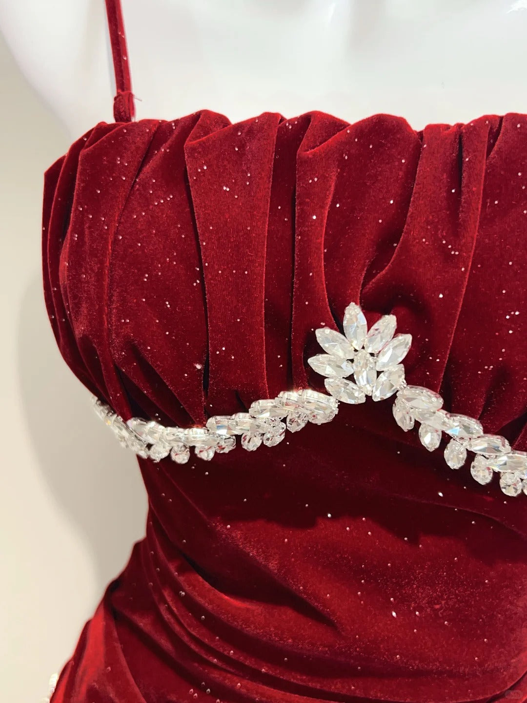 Vintage Burgundy Mermaid Spaghetti Strap Ruffle Velvet Prom Dresses Evening Dresses