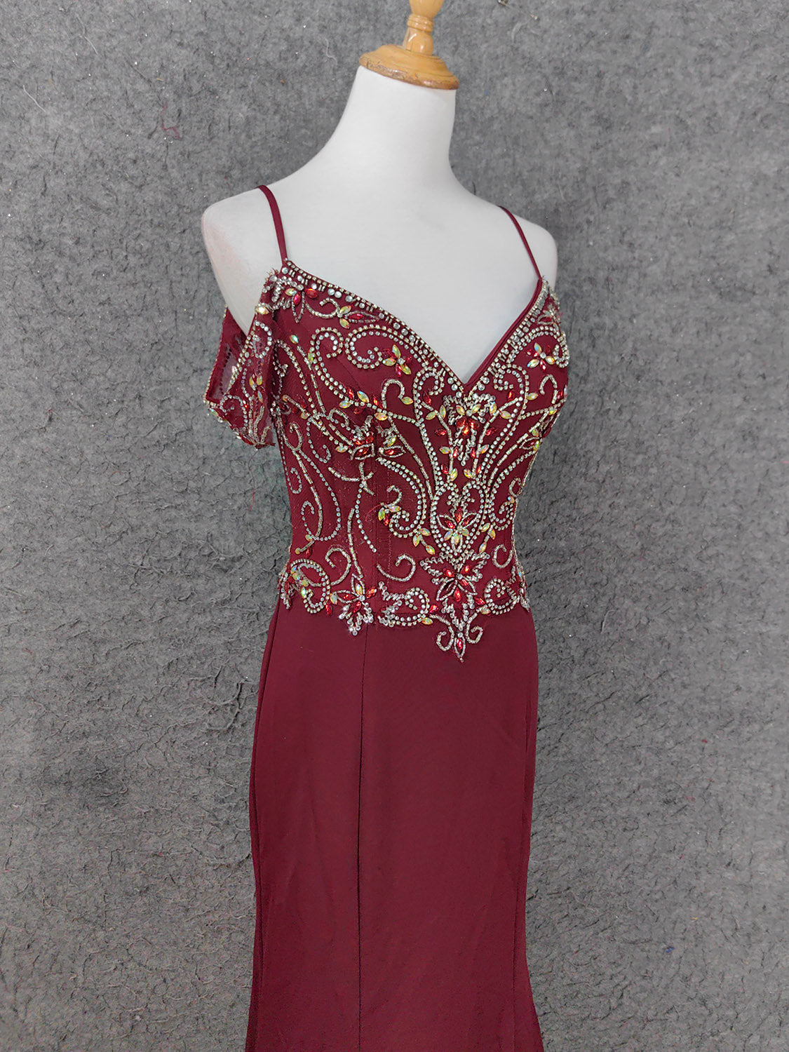 Vintage Burgundy Spaghetti Strap V-Neck Beaded Chiffon Long Prom Dresses Evening Dresses