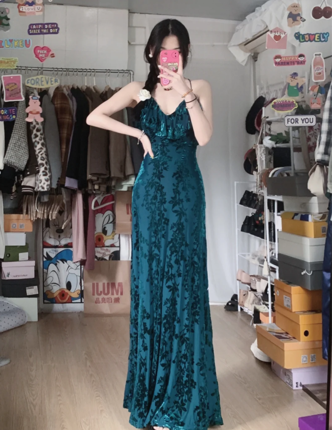 Vintage Court Dark Green V-Neck Ruffled Long Prom Dresses Evening Dresses