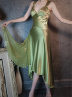 Vintage Elegant Green Deep V-Neck Satin Prom Dresses Evening Dresses