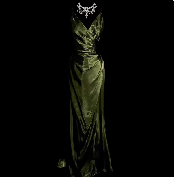 Vintage Emerald Green V-Neck Ruffled Satin Long Prom Dresses Evening Dresses Secondary image