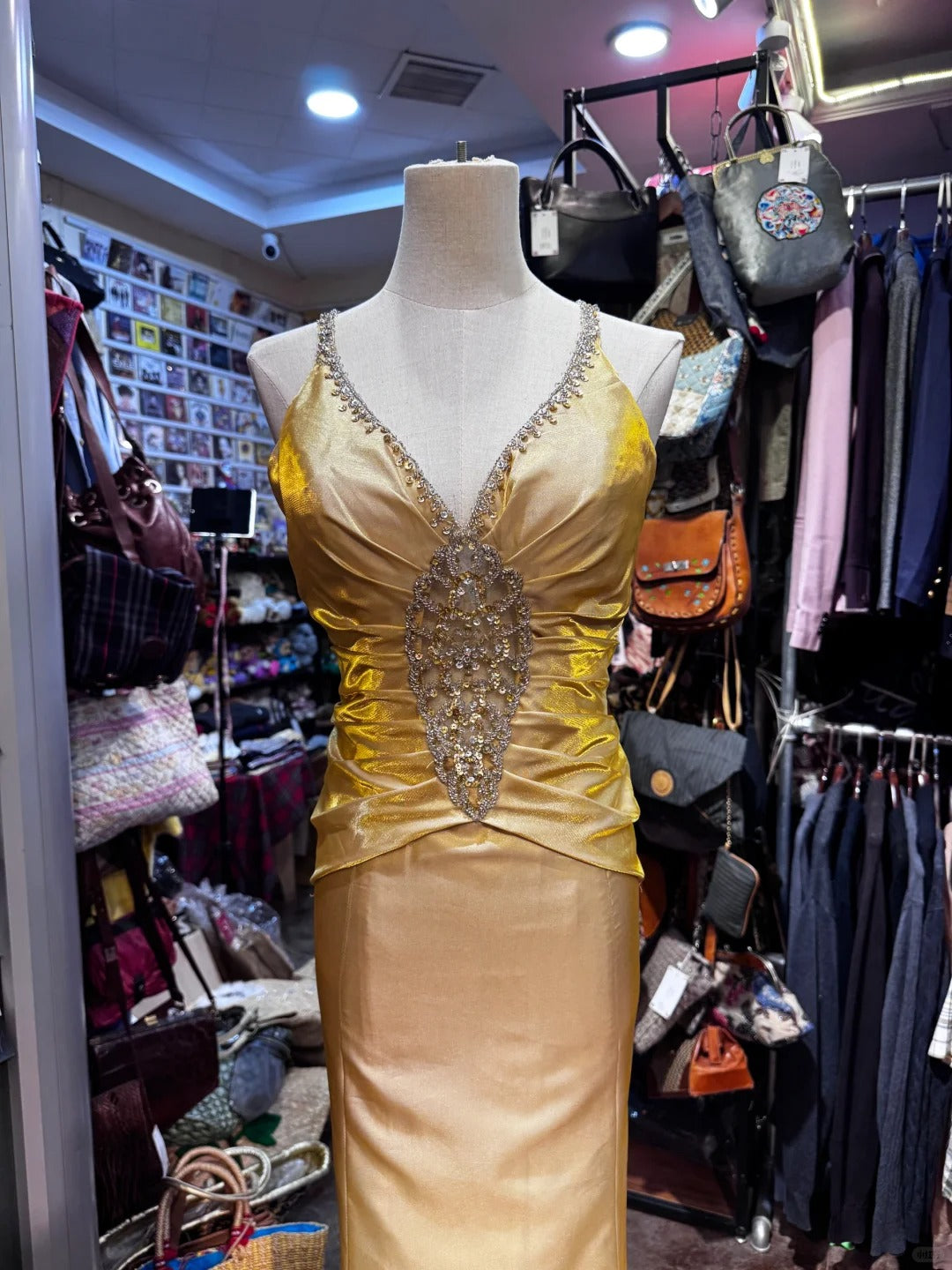 Vintage Gold Mermaid V-Neck Sequined Satin Long Prom Dresses Evening Dresses