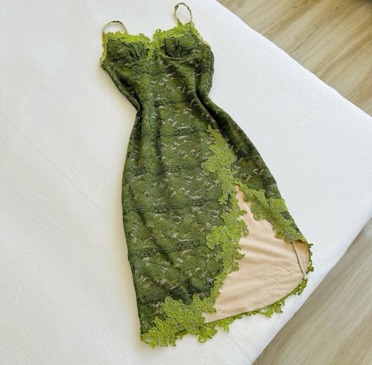 Vintage Green Dress Lace Prom Dresses Secondary image