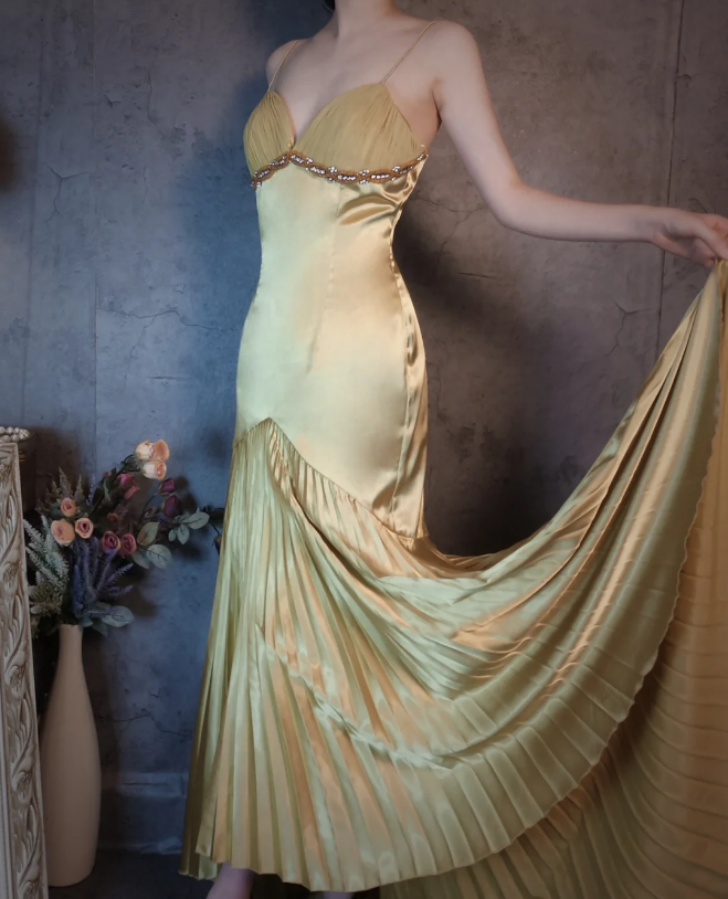 Vintage Green Mermaid Deep V-Neck Pleated Satin Long Prom Dresses Evening Dresses