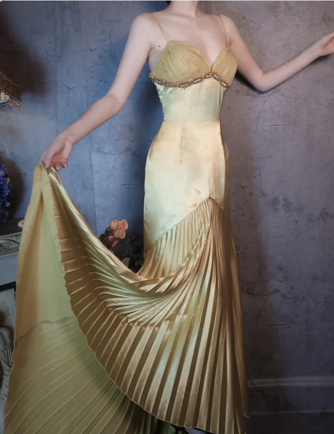 Vintage Green Mermaid Deep V-Neck Pleated Satin Long Prom Dresses Evening Dresses