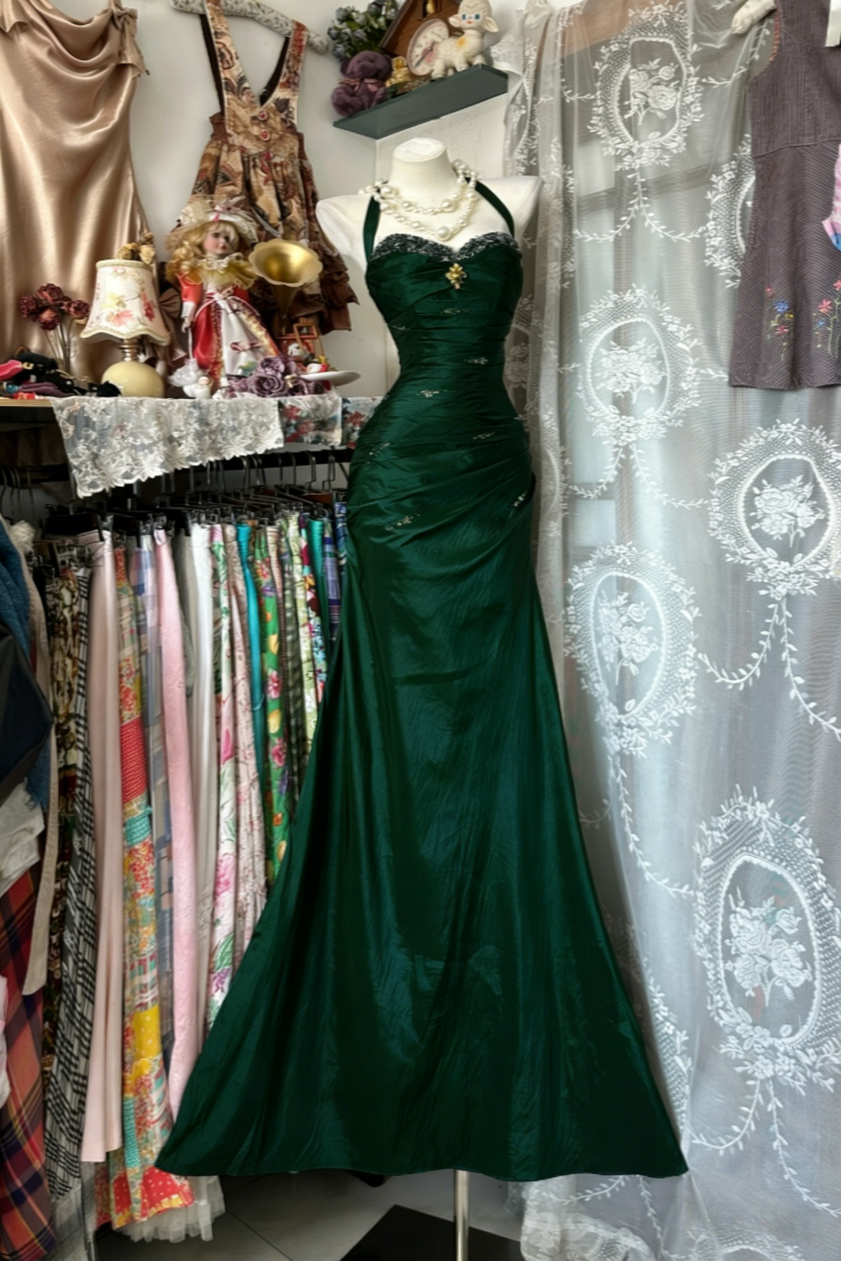 Vintage Halter Sheath Long Prom Dress Beaded Satin Blue Prom Dress Sleeveless Birthday Dresses