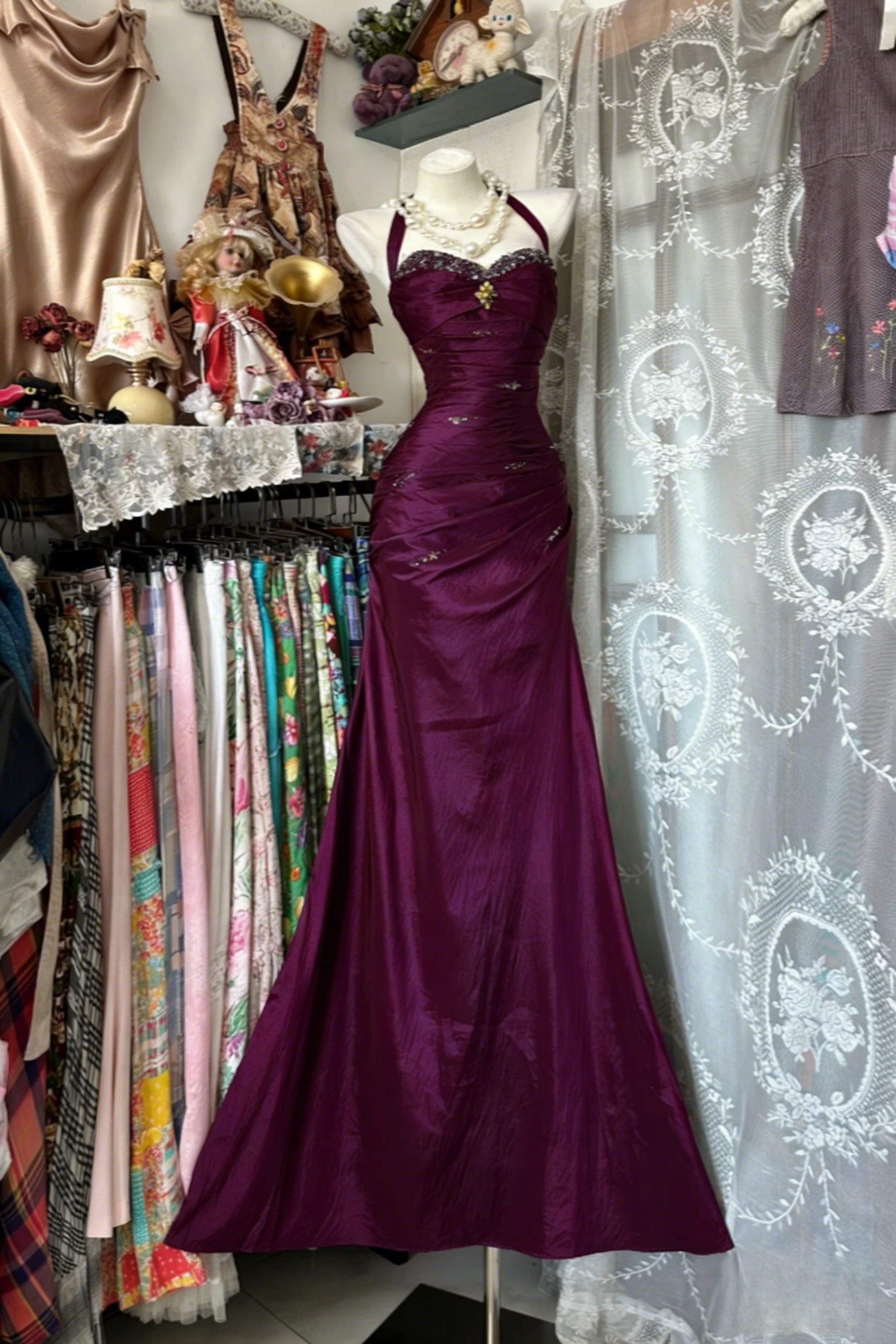 Vintage Halter Sheath Long Prom Dress Beaded Satin Blue Prom Dress Sleeveless Birthday Dresses