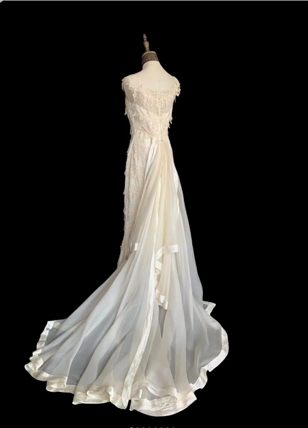 Vintage Ivory Fitted Lace Train Prom Dresses Evening Dresses Wedding Dresses Secondary image