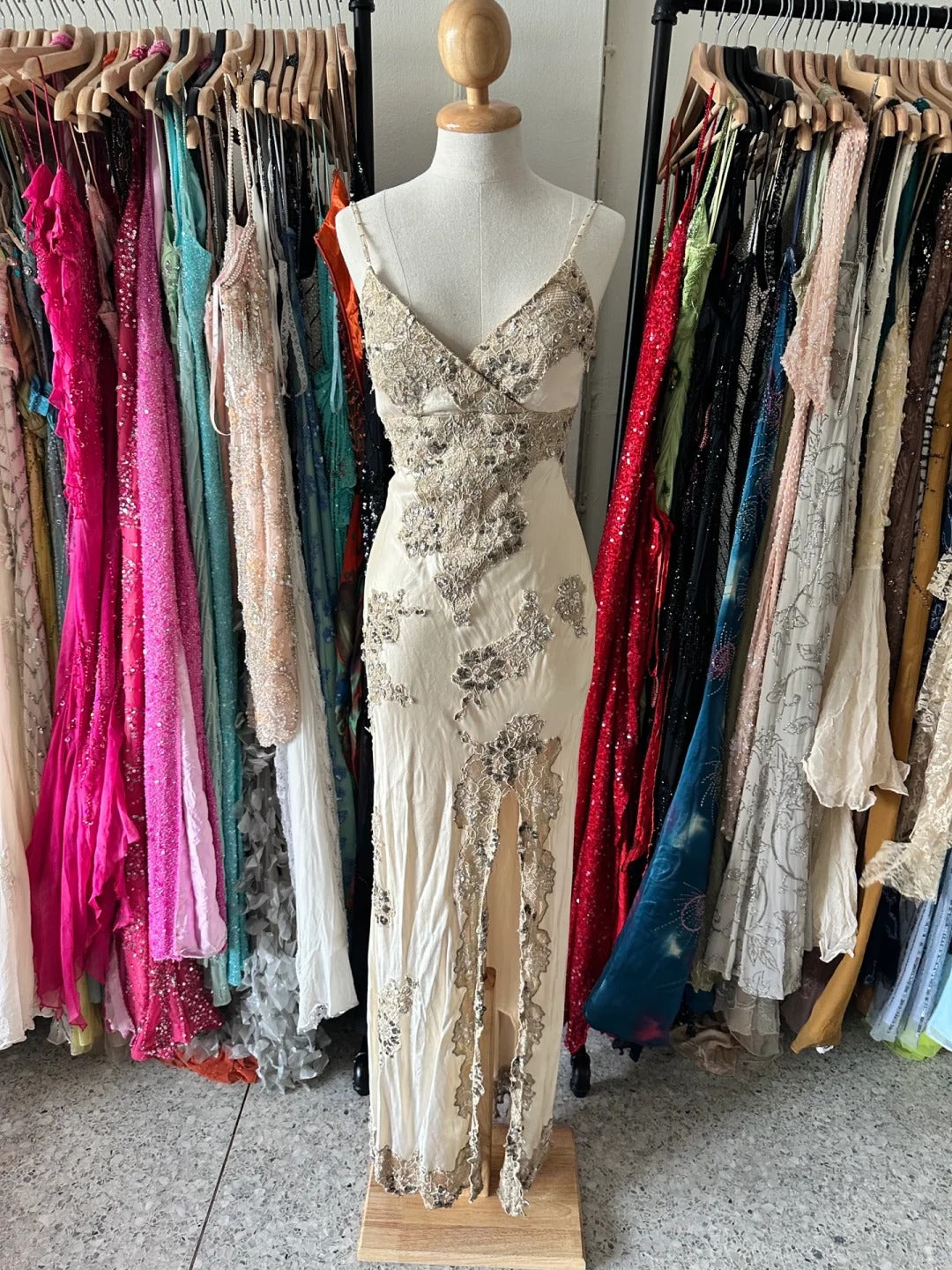 Vintage Ivory Mermaid Strappy V-Neck Lace Slit Satin Long Prom Dresses Evening Dresses Secondary image