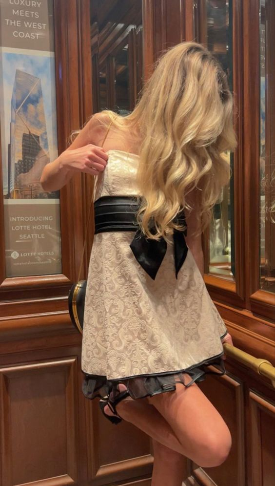Vintage Light Champagne Strapless Short Homecoming Dress Mini Prom Dresses Secondary image