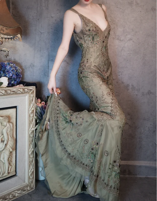 Vintage Luxury Green Mermaid Deep V-Neck Beaded Embroidered Chiffon Long Prom Dresses Evening Dresses