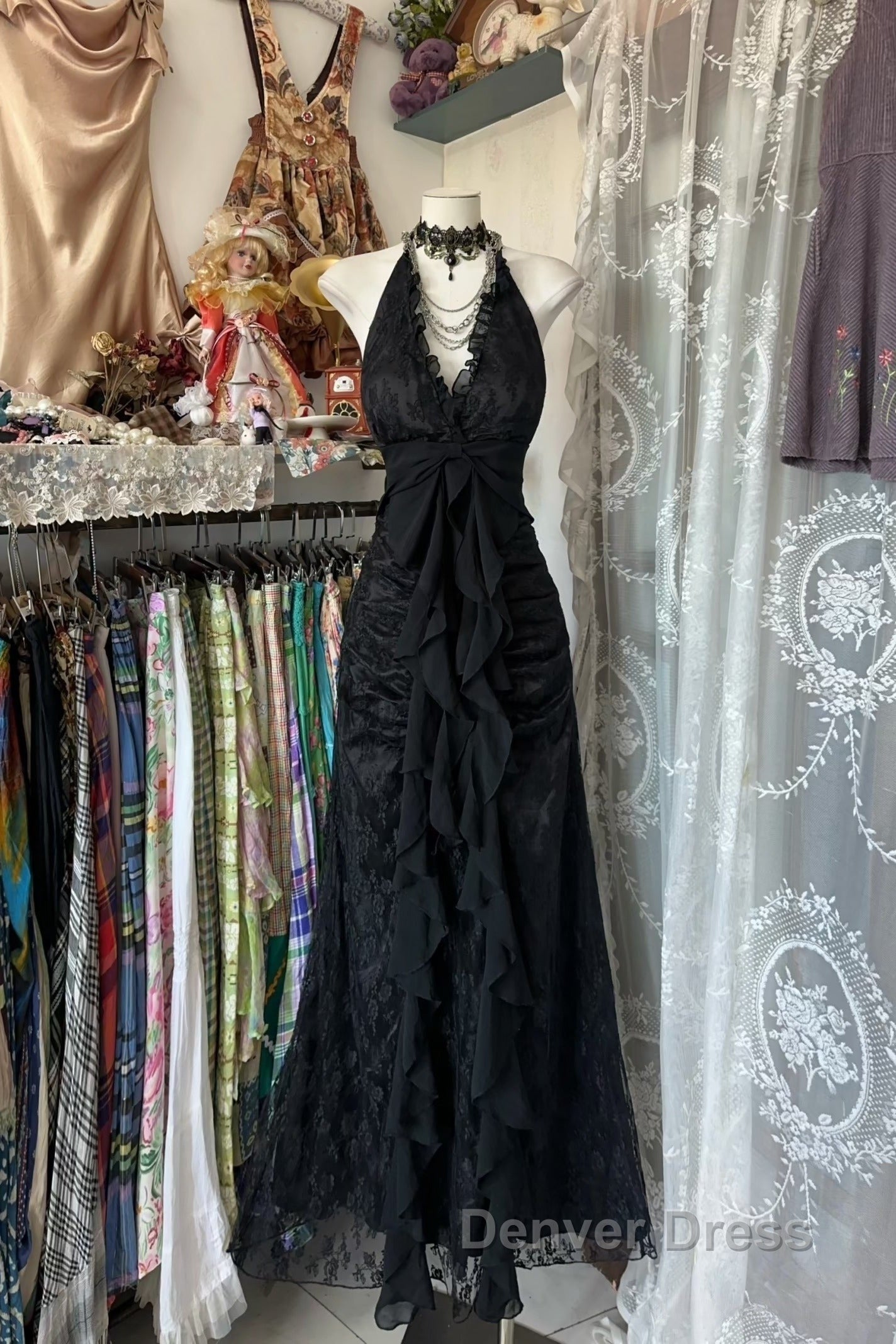Vintage Mermaid Halter Sleeveless Long Black Lace Prom Dress