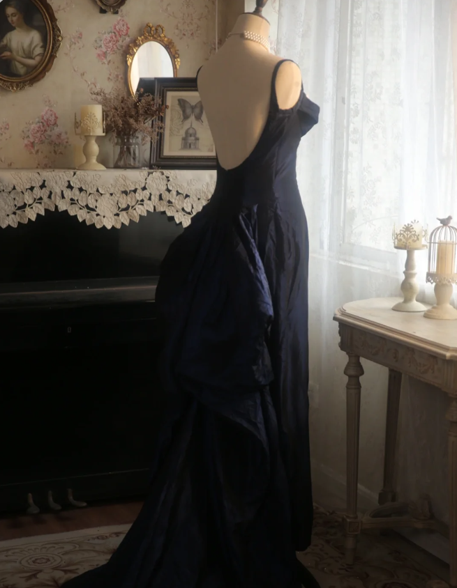 Vintage Navy Blue Mermaid Spaghetti Strap Square Neck Backless Satin Train Prom Dresses Evening Dresses