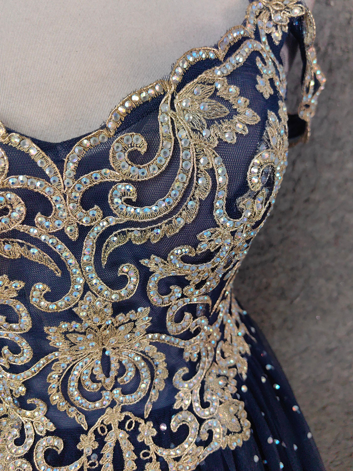 Vintage Navy Blue Off-Shoulder Gold Embroidered Rhinestone Tulle Long Prom Dresses Evening Dresses