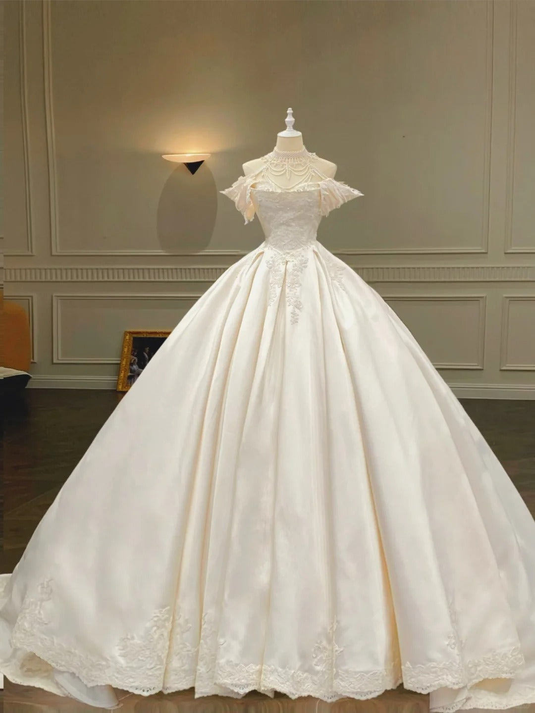 Vintage Palace Ivory Off-The-Shoulder Lace Embroidered Ball Gown Satin Wedding Dresses Main image