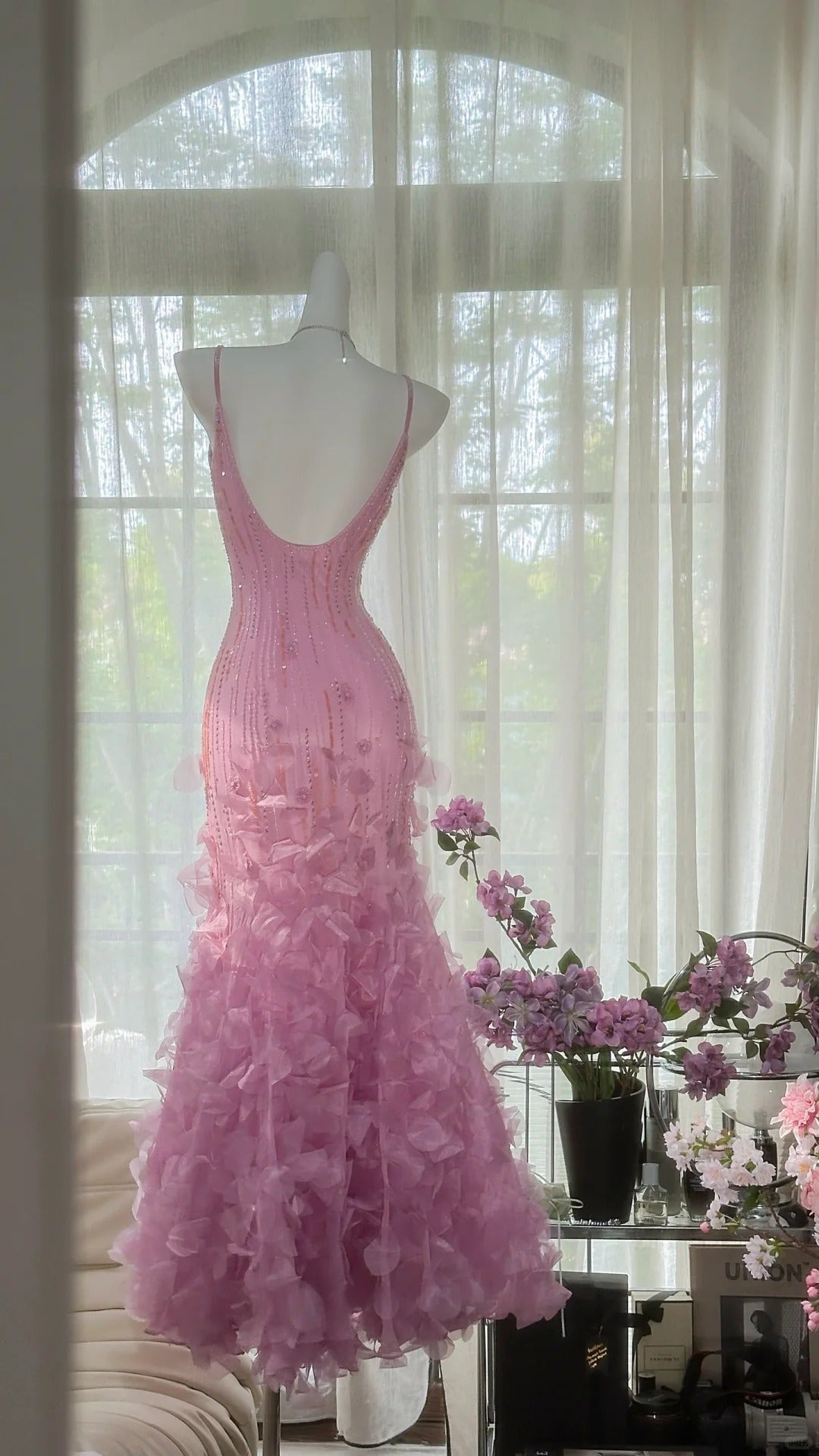 Vintage Pink V-Neck Beaded Mermaid Petal Skirt Prom Dress Secondary image