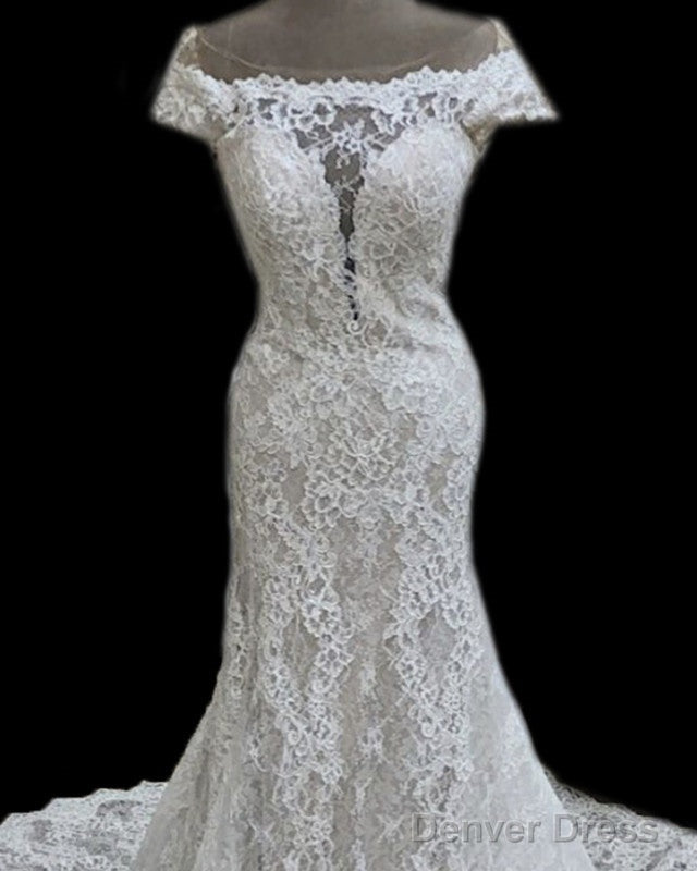 Vintage Sheer Neck Mermaid Lace Wedding Dresses Secondary image