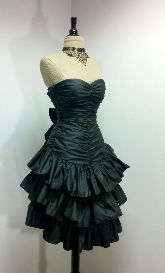 Vintage Short Prom Dress Strapless Ruffles Homecoming Dresses Secondary image