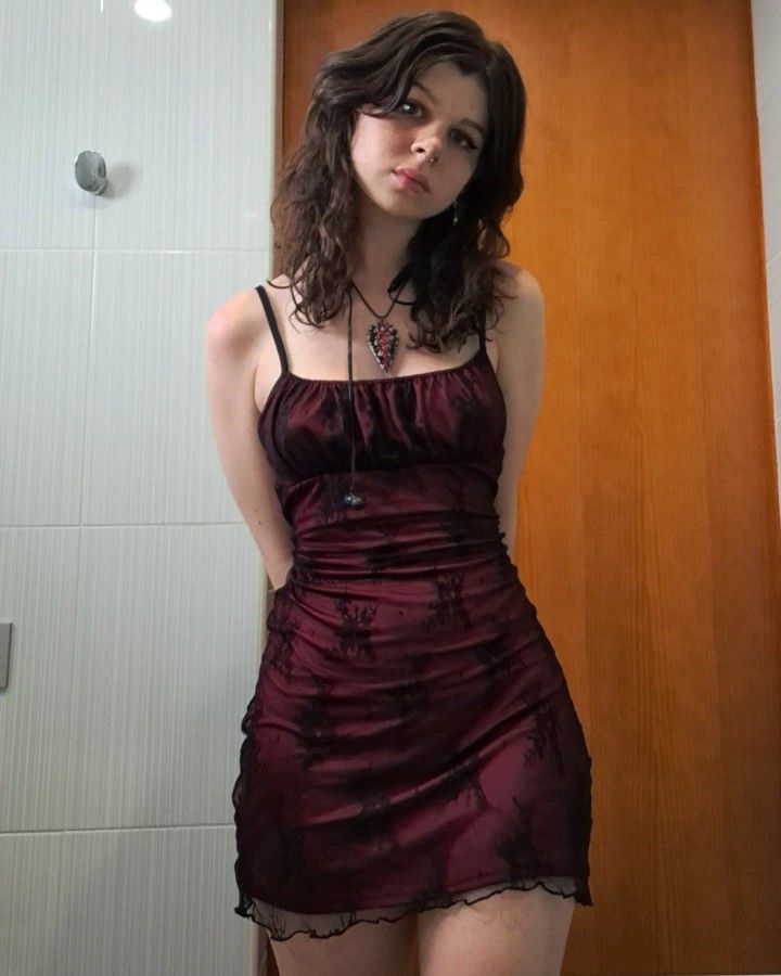 Vintage Spaghetti Straps Burgundy Sheath Cocktail Dress Short Prom Gowns Homecoming Dresses Main image
