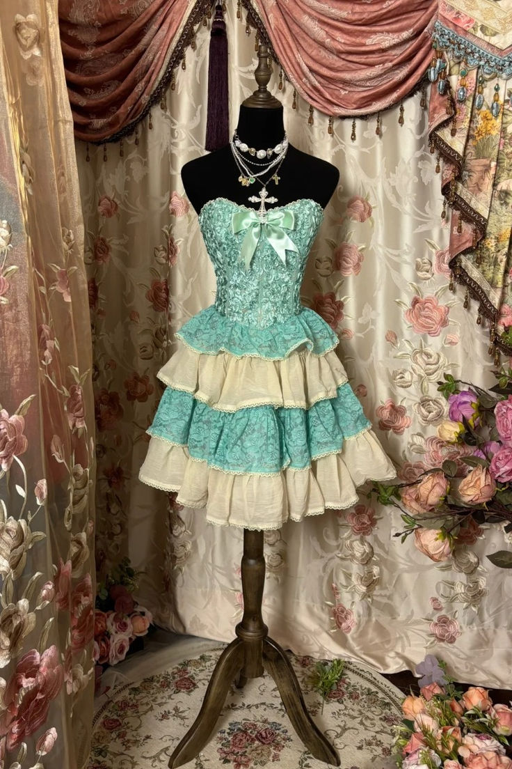 Vintage Strapless Lace Layered A Line Short Birthday Prom Dress Homecoming Dresses Main image