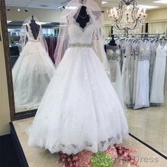 Vintage V Neck Tulle Wedding Dresses Lace Appliques