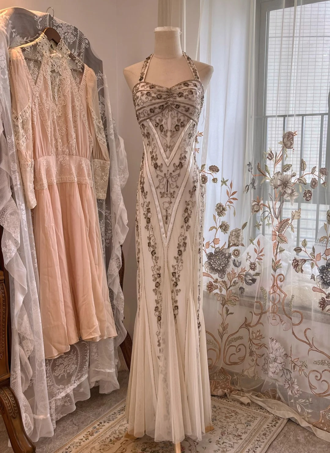 Vintage White Mermaid Halter Neck Beaded Backless Tulle Long Prom Dresses Evening Dresses Main image